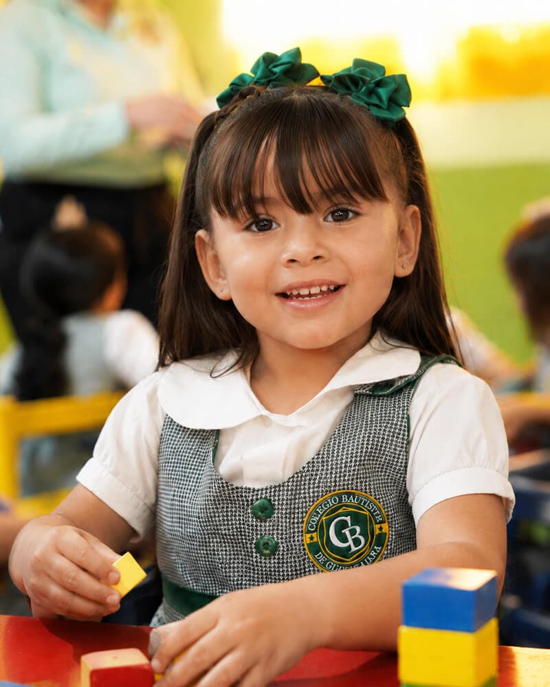 Niña de preescolar bilingüe — Colegio Bambinos Mazatlán